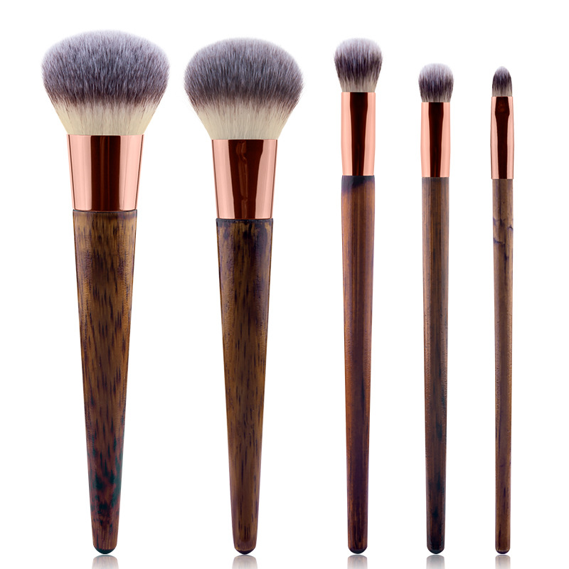 Custom essential makeup brushes set