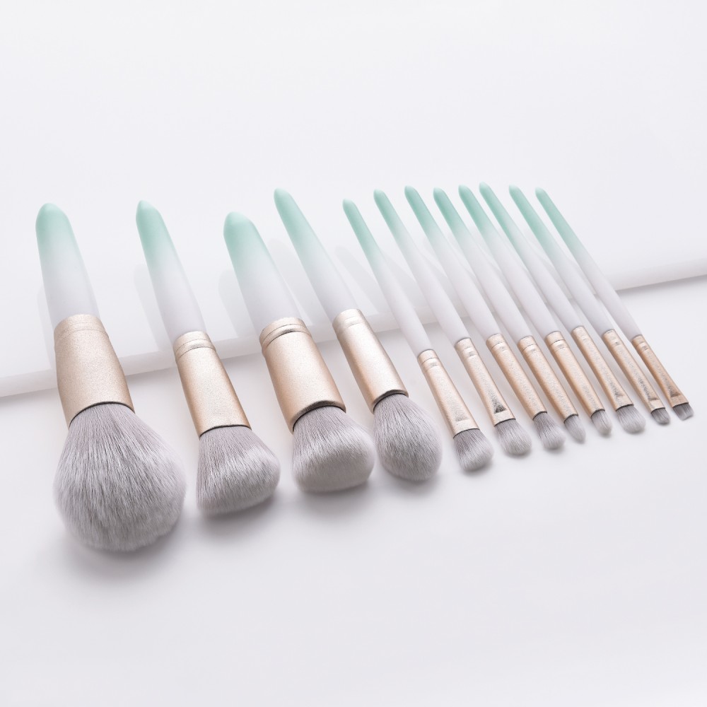 New 12 piece makeup brushes set