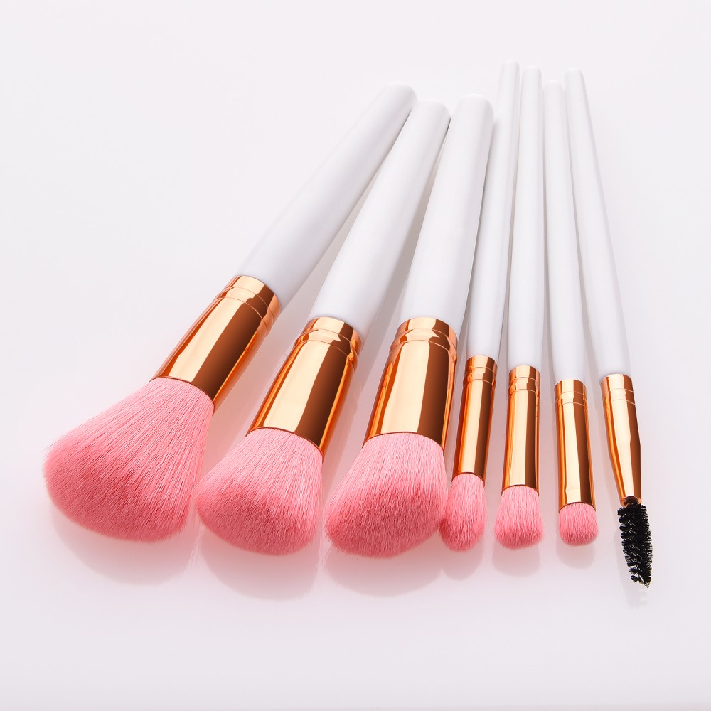 Essential 7 piece makeup brushes kit