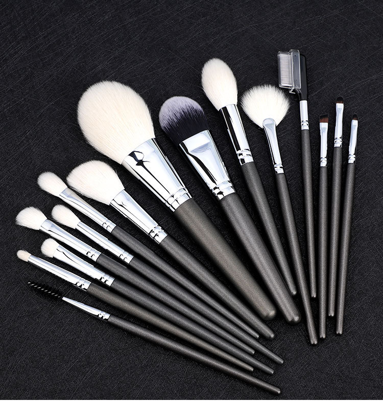 Custom quality hair makeup brushes set